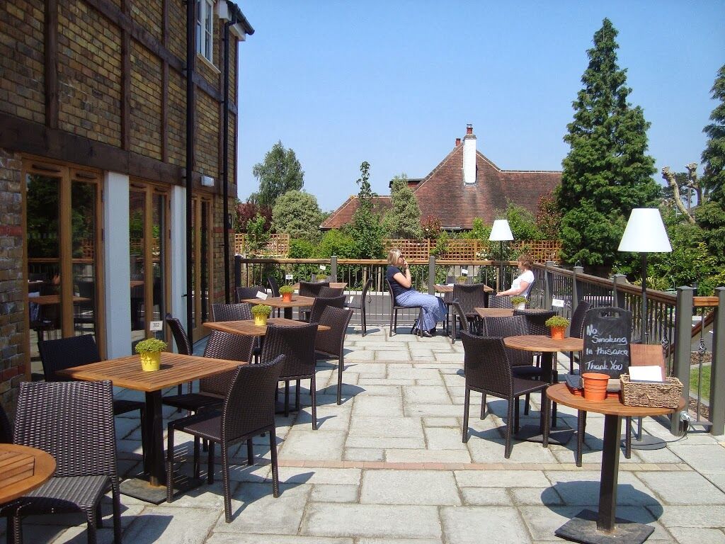 Hotel The Foley Claygate Exterior foto